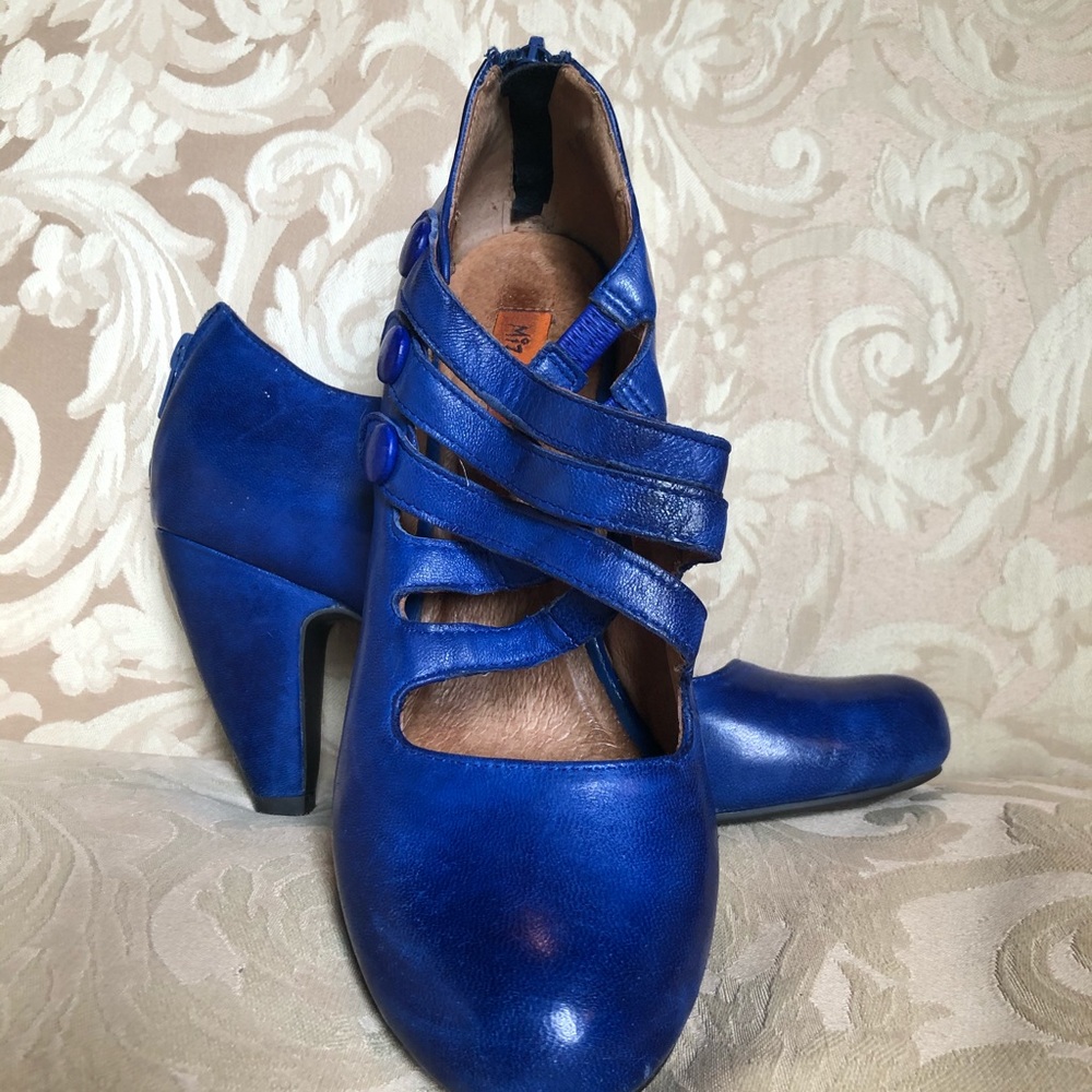 Miz Mooz Scarlett strappy blue rounded toe heel